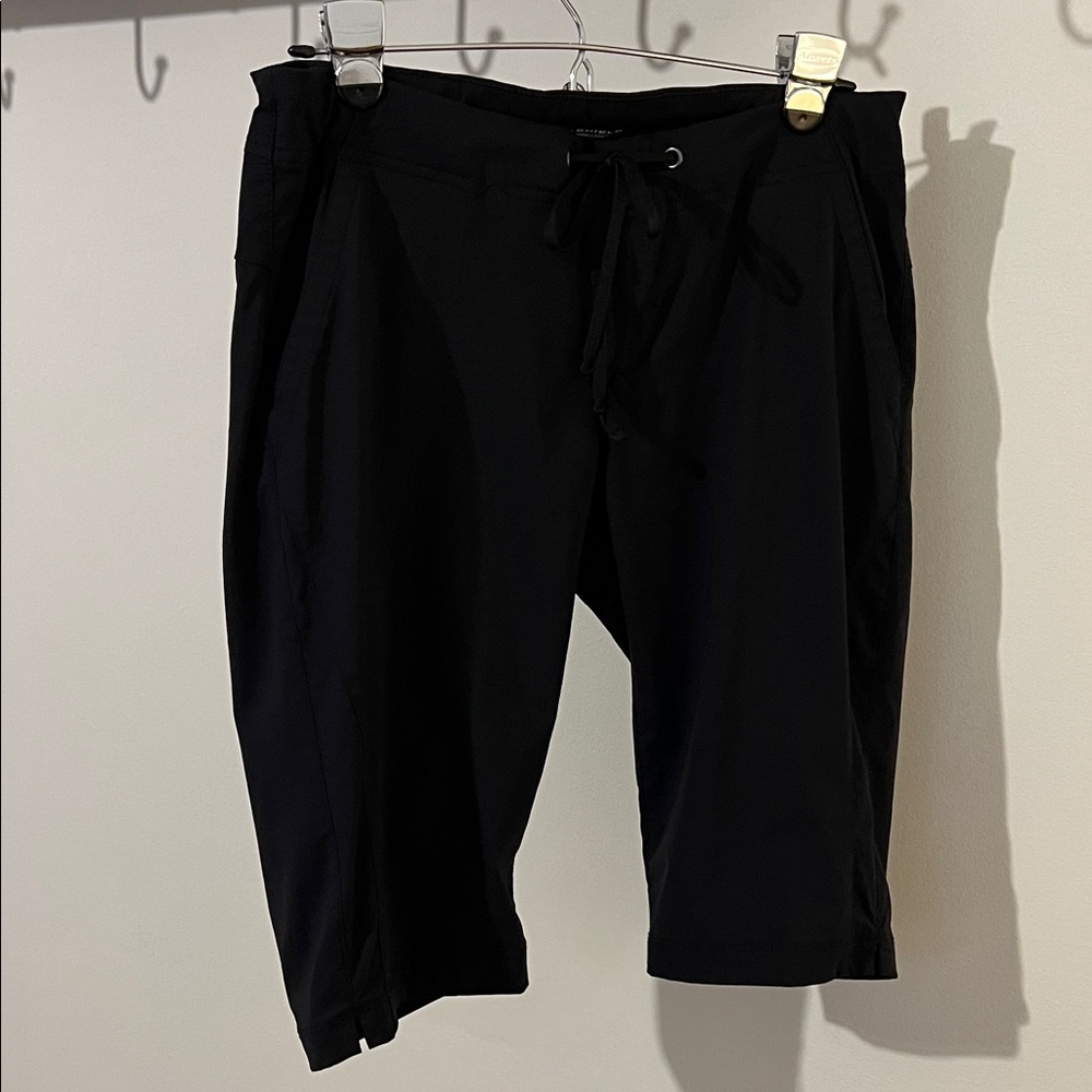 Columbia Black Water Resistant Womens Shorts - Picture 3 of 3